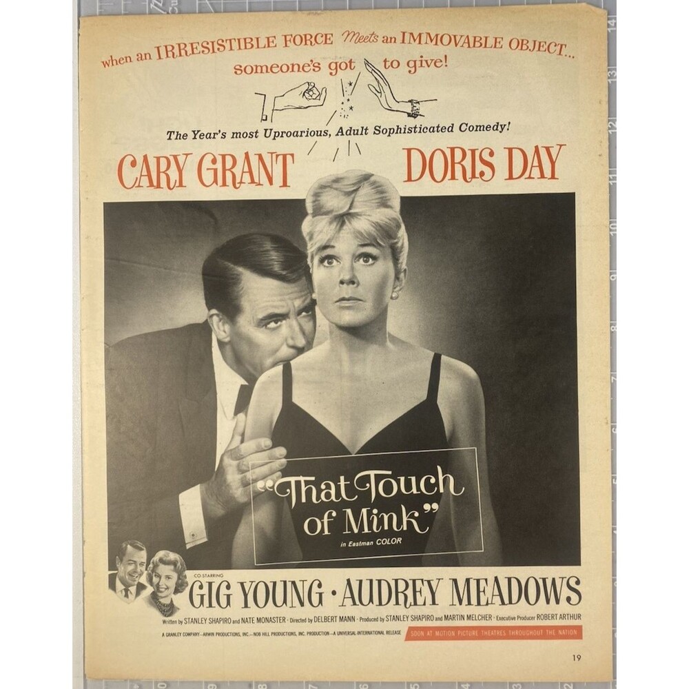 Cary Grant & Doris Day "That Touch of Mink" Movie Vintage Print Ad Circa 1962